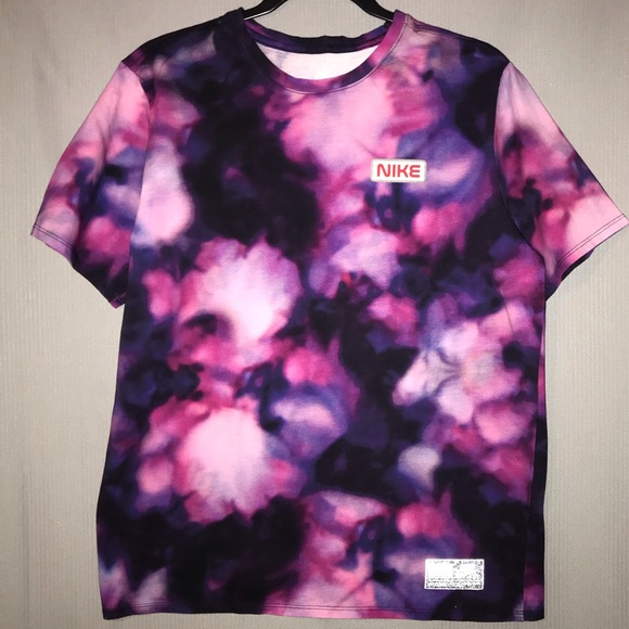 Nike Other - NWOT Nike T-Shirt